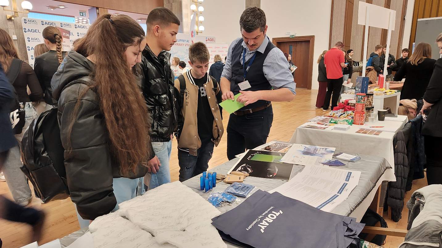 sbírka oblečení pro Oděvní banku